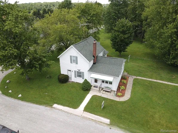 8040 3rd St, Avoca, MI 48006