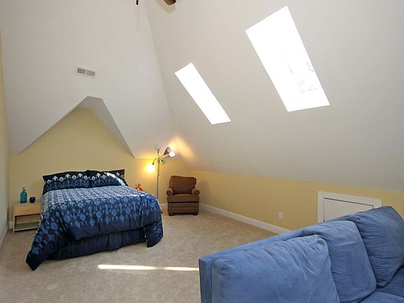 4th image of 3024 Lake Pointe Dr
