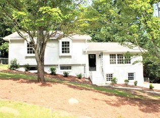 1213 Old Oak Rd, Birmingham, AL 35235