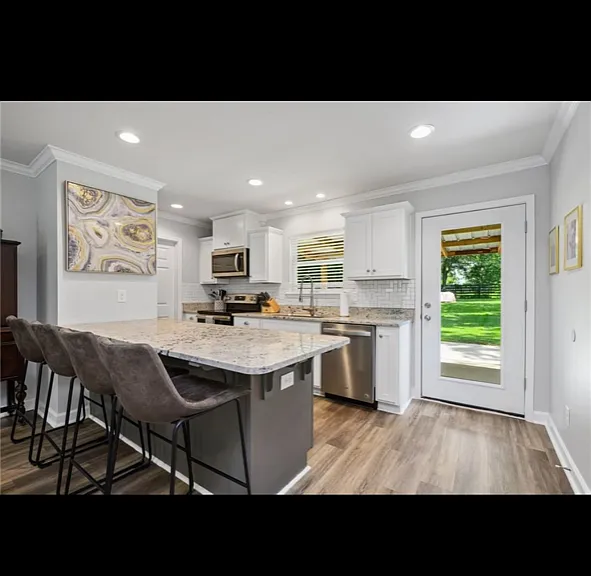 11191 Lakeland Dr — Photo 4
