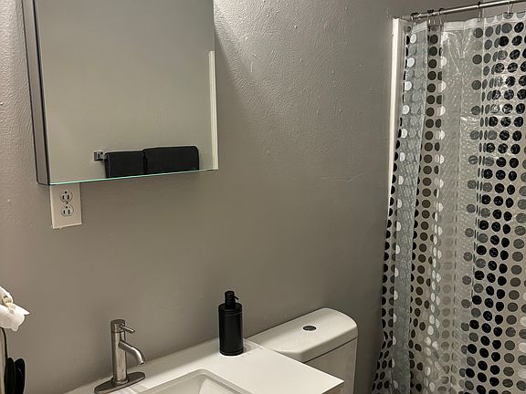 2nd image of 226 N Birchwood Dr