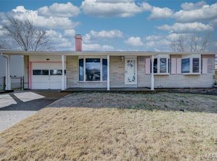 11954 Glenoak Dr, Maryland Heights, MO 63043