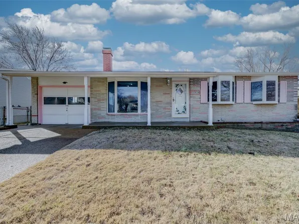 11954 Glenoak Dr, Maryland Heights, MO 63043