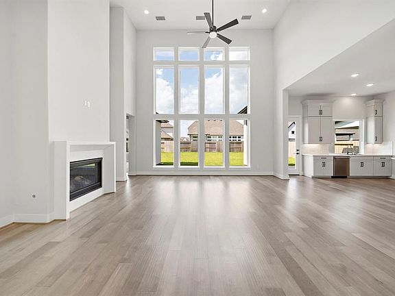 5th image of 10003 Oakwood Trl