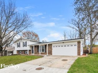 22 S Hillview Dr, Saint Peters, MO 63376