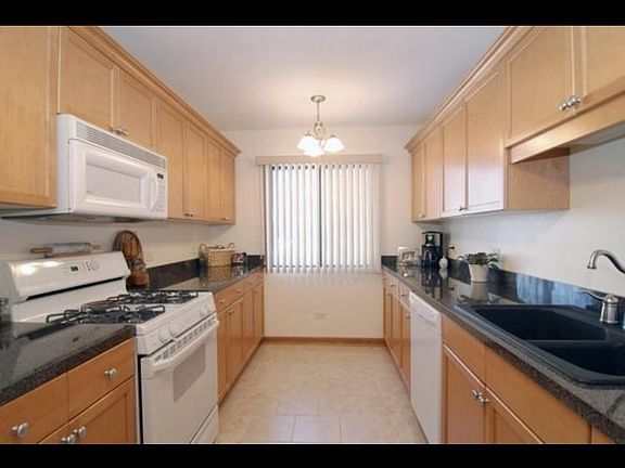 5th image of 13911 S Laramie Ave APT 101