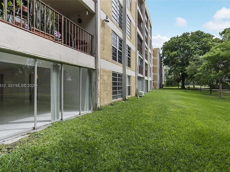 9180 Fontainebleau Blvd #103 — Photo 17