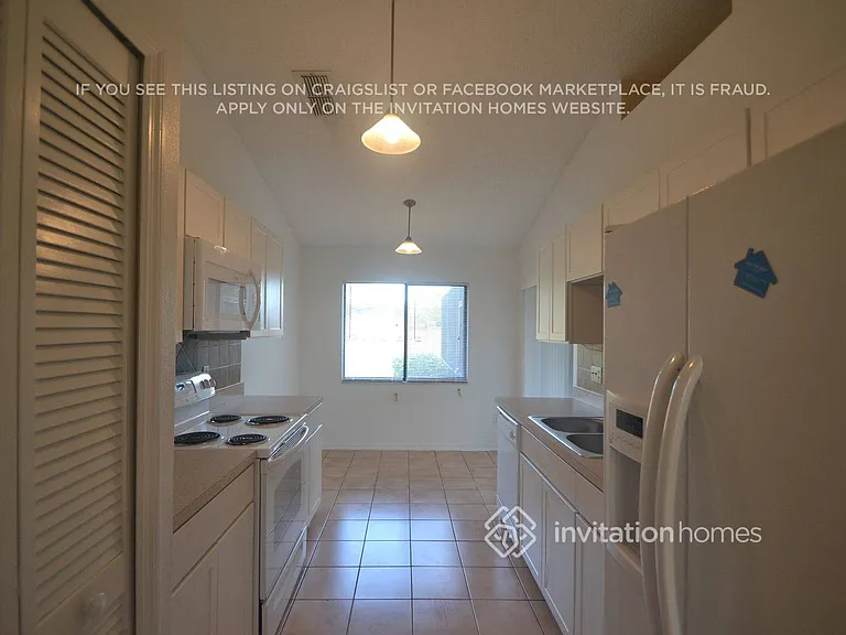 6878 Limpkin Dr — Photo 4