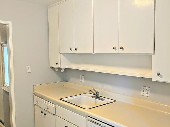 5th image of 821 N Humboldt St APT 311