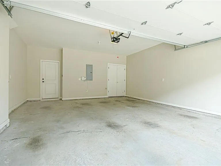 1299 Linden Ct NE — Photo 41