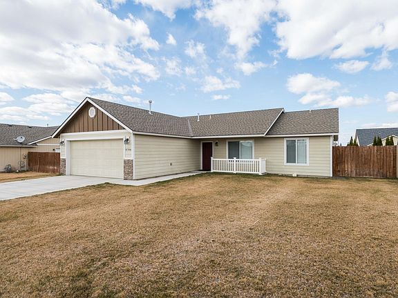 Premium location, excellent schools, minites away from shopp