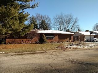 305 Whittemore Dr, South Beloit, IL 61080