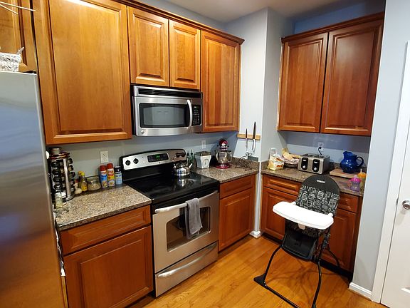 4th image of 3789 Bedford Dr