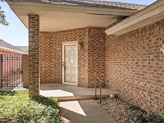 3rd image of 118 Aransas Ave