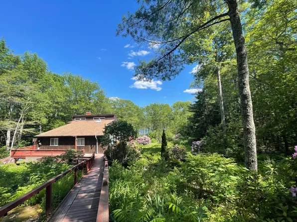 1 Harding Rd, Brunswick, ME 04011