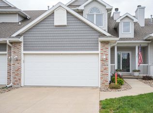 10660 Sharon Cir, Urbandale, IA 50322