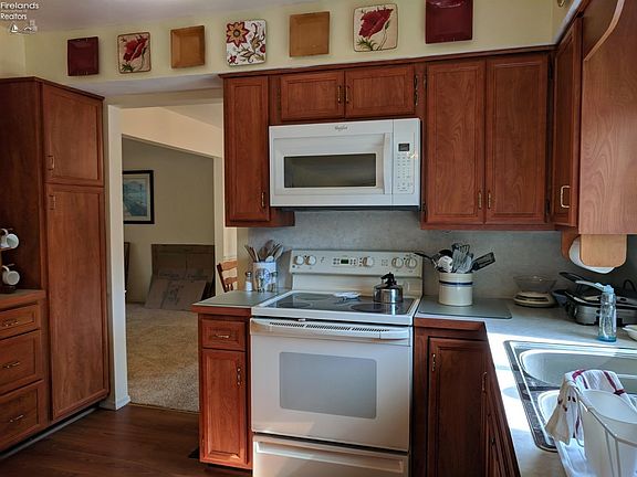 5th image of 3689 N Delwood Dr