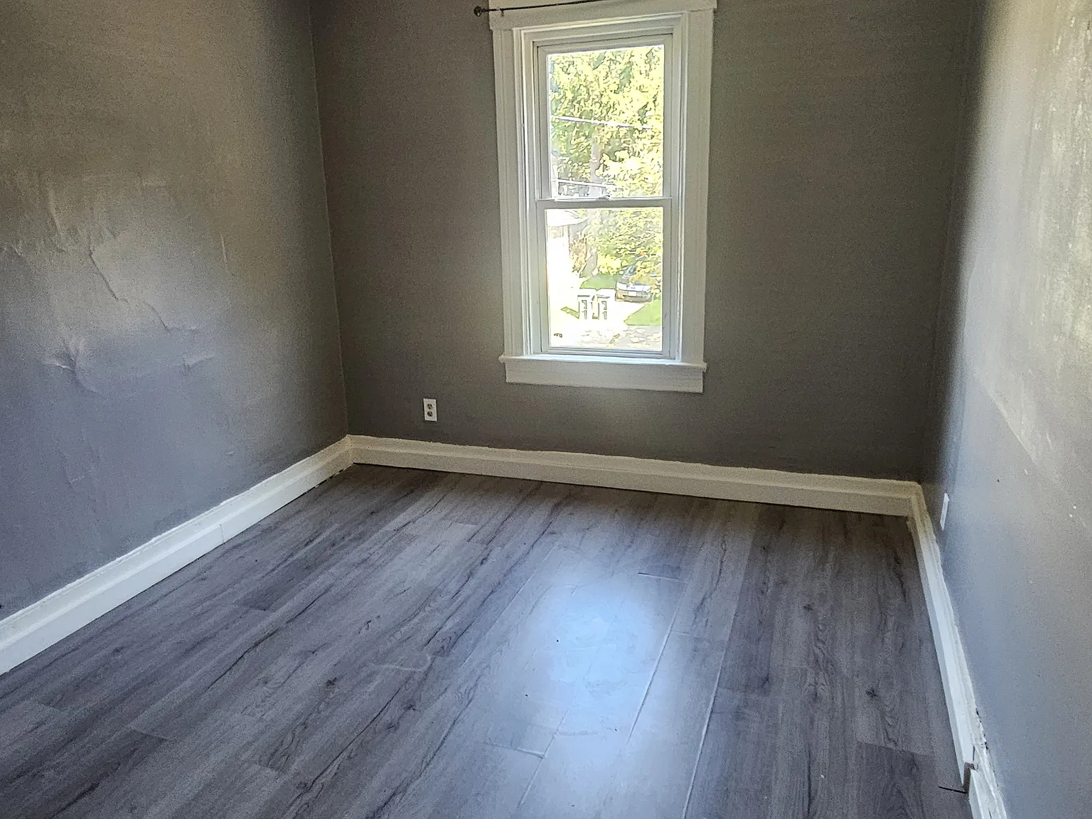 2 bed, 1850 sqft, $1,250 — Photo 2