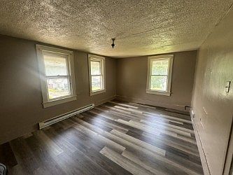 2nd image of 807 S Metcalf St #807.5