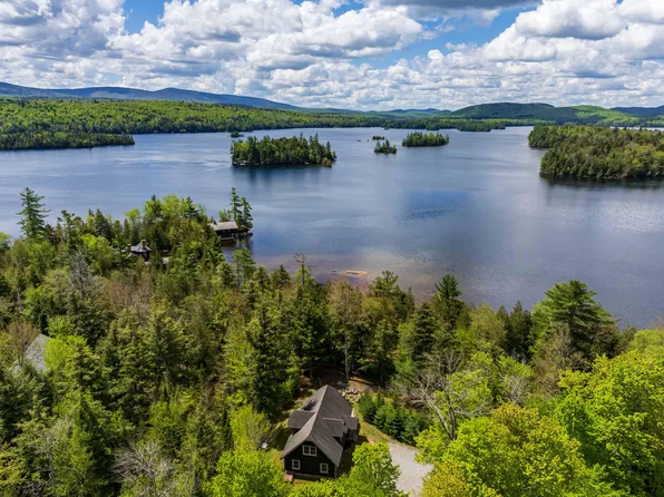 207 Maple Lodge Rd, Blue Mountain Lake, NY 12812