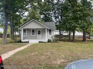 239 Highwood Rd, Oakhurst, NJ 07755