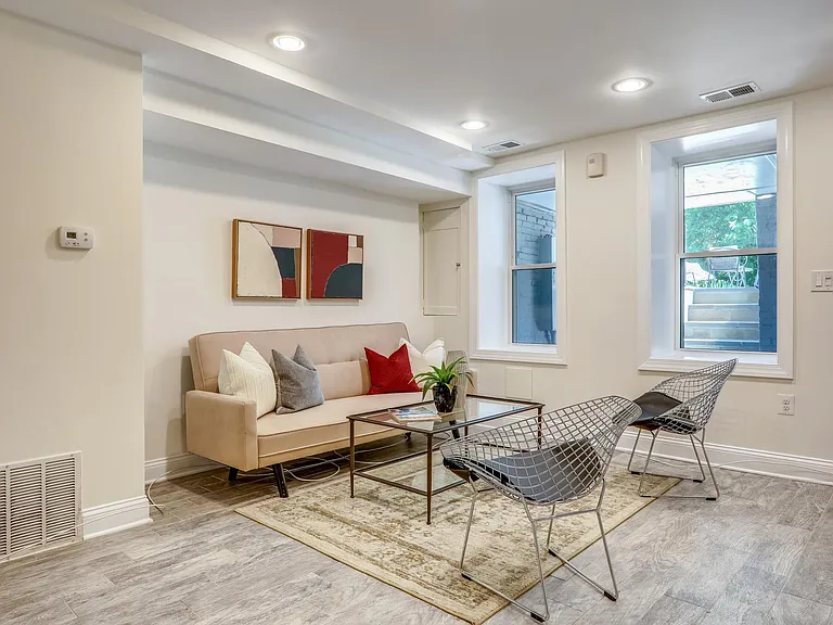 1211 Clifton St NW #B — Photo 8