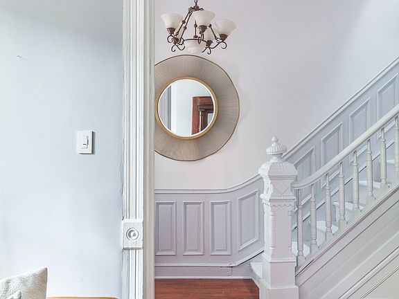3rd image of 185A Vernon Ave