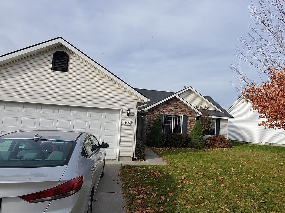 1st image of 2827 N Ivy Ln