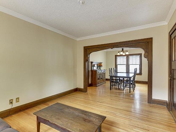 4th image of 2744 Hayes St NE