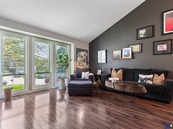 4th image of 12958 Miami Cir
