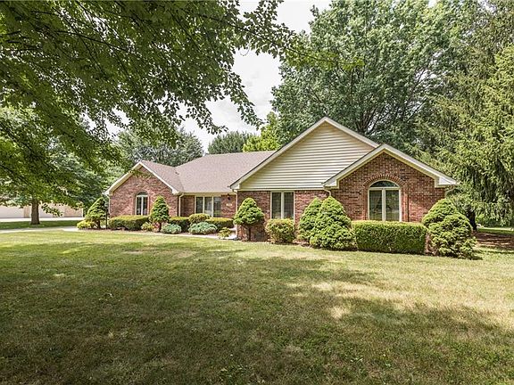 3rd image of 7128 Hidden Valley Dr