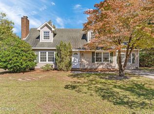 832 Arnold Rd, Wilmington, NC 28412