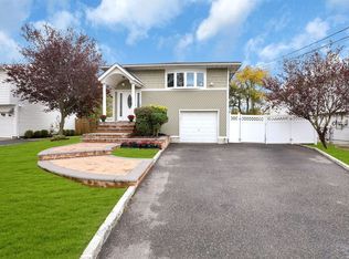156 Woodrow Pkwy, West Babylon, NY 11704