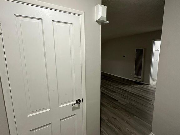 5th image of 20336 Cohasset St APT 24