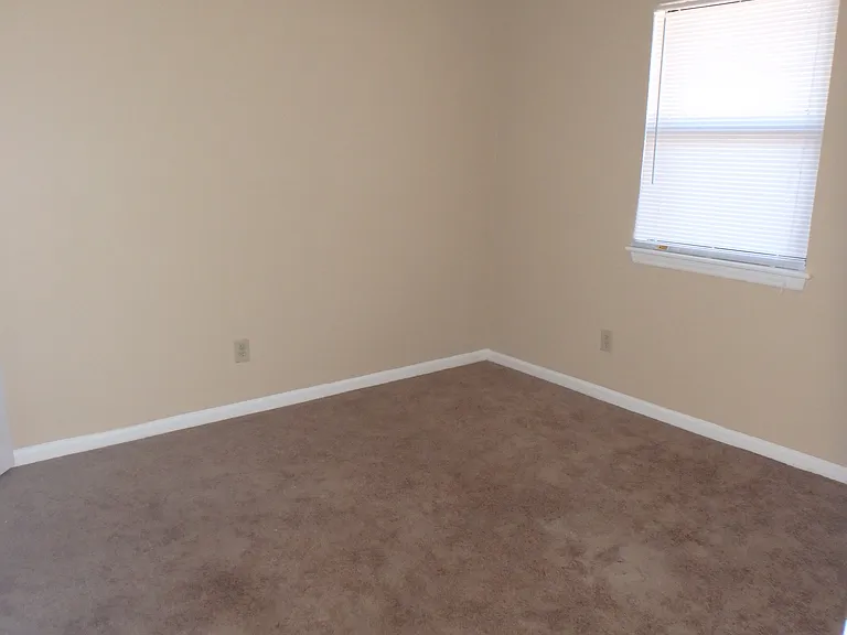 704-1 Patton Cir #9 — Photo 5