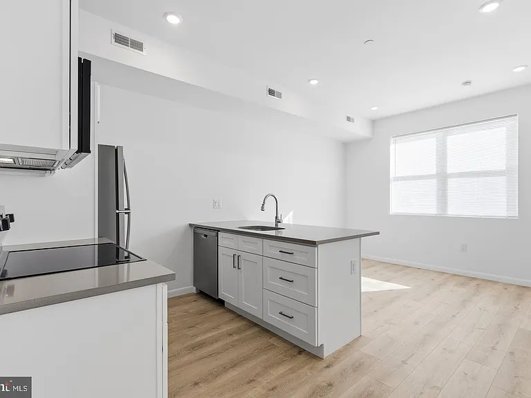 7246 Rising Sun Ave — Photo 4