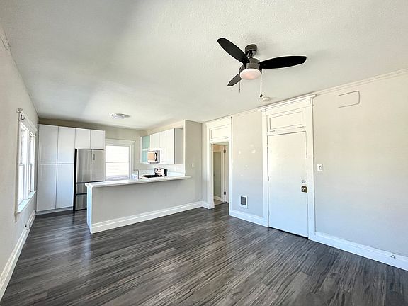 3rd image of 2422 Sichel St #D6a0463cc