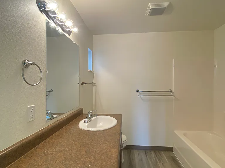 114 W Adams Ave #19 — Photo 12