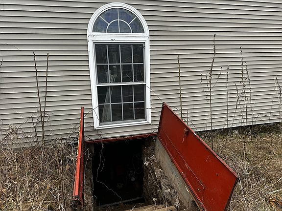 2nd image of 109 Somers Rd