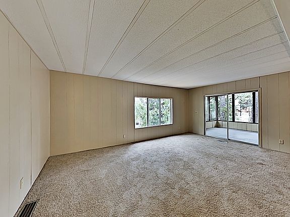 5th image of 532 W Plantation Blvd