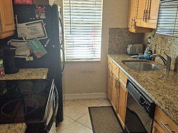 4th image of 51 NE 24th St APT 1