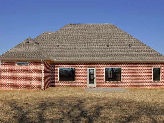 3rd image of 124 Spencer Springs Dr