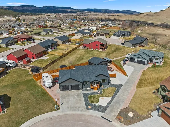 14363 Wolf Creek Ct, Summerset, SD 57769