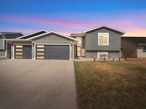 200 W 22nd St, Yankton, SD 57078