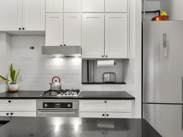 834 Riverside Drive image 10 of 31