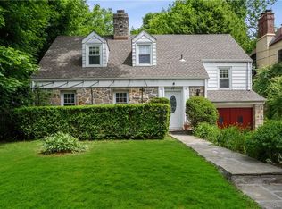 17 Upland Rd, New Rochelle, NY 10804