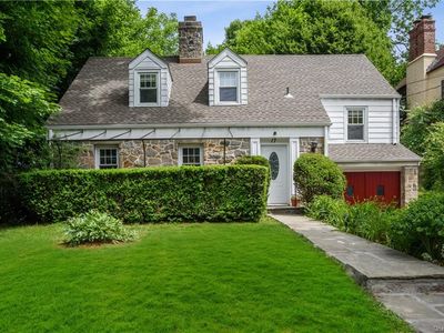 17 Upland Rd, New Rochelle, NY, 10804