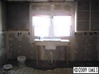 4th image of 4116 Pine St