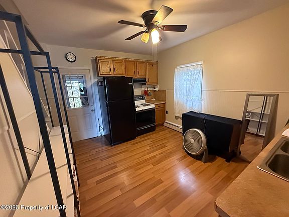 5th image of 1162 Walnut St