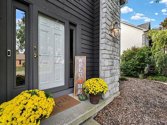 2nd image of 691 Collingwood Dr
